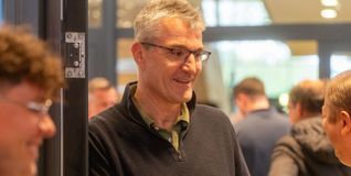 Knut Kircher ist auch nach seiner aktiven Zeit als Fußball-Schiedsrichter ein gefragter Gesprächspartner. Bild: Eibner